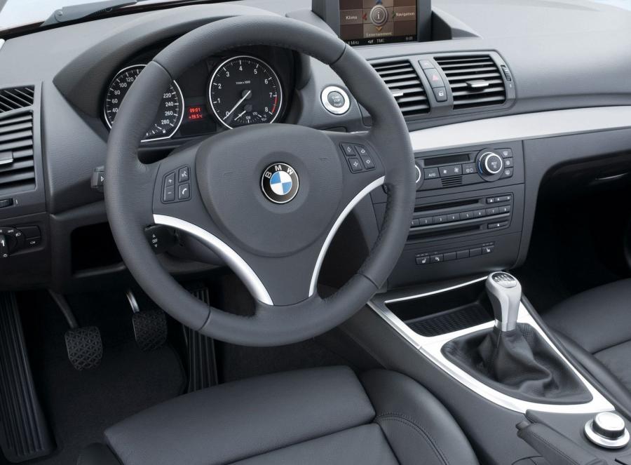  BMW 1-Series Coupe 2011 года  (фото 51 из 77)